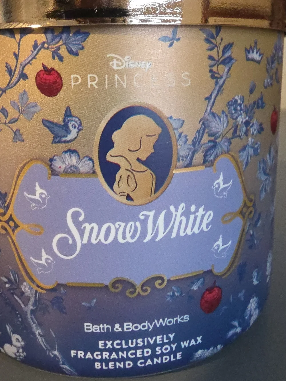 Bath & Body Works enjoy snow